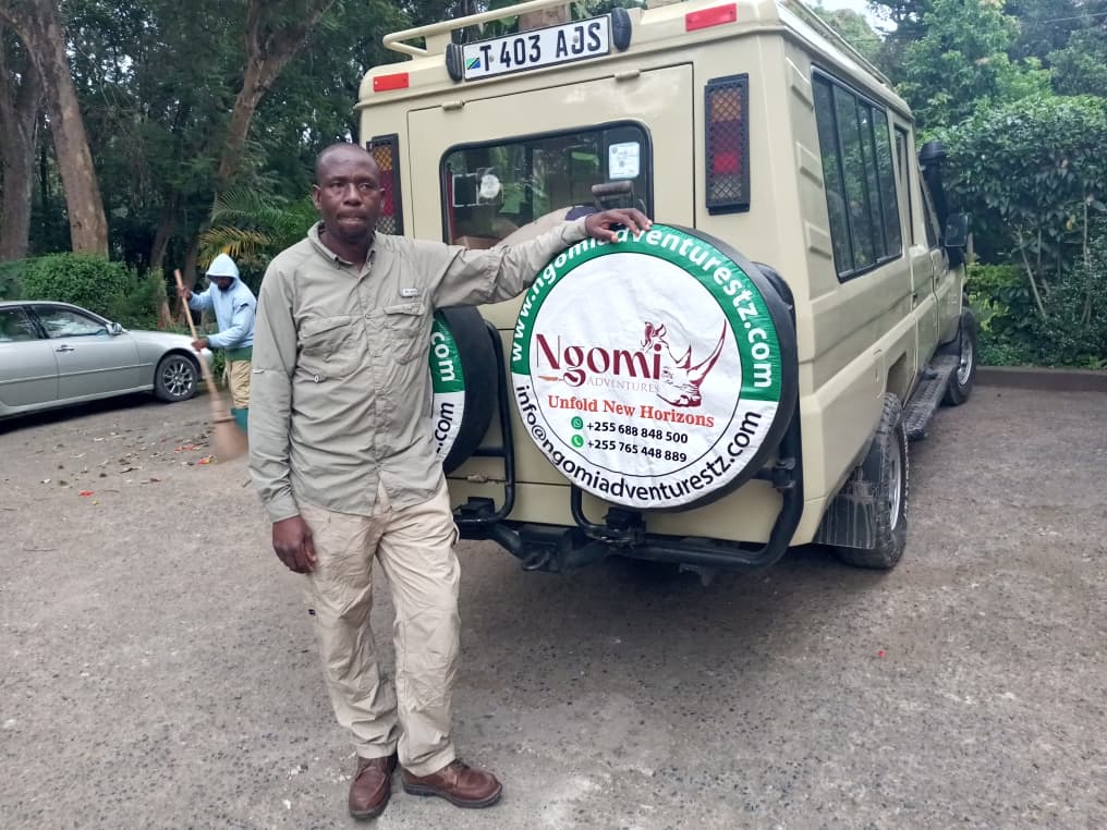Ngomi Safari Vehicle